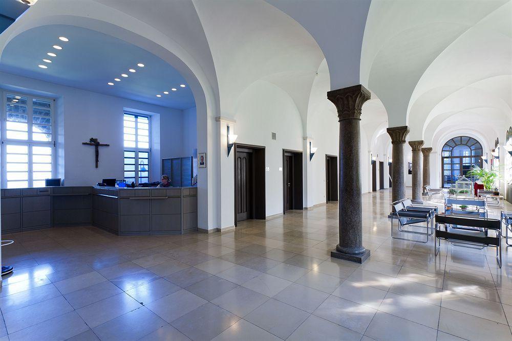 Отель Kardinal Schulte Haus Бергиш-Гладбах Экстерьер фото