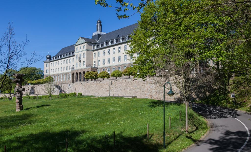 Отель Kardinal Schulte Haus Бергиш-Гладбах Экстерьер фото