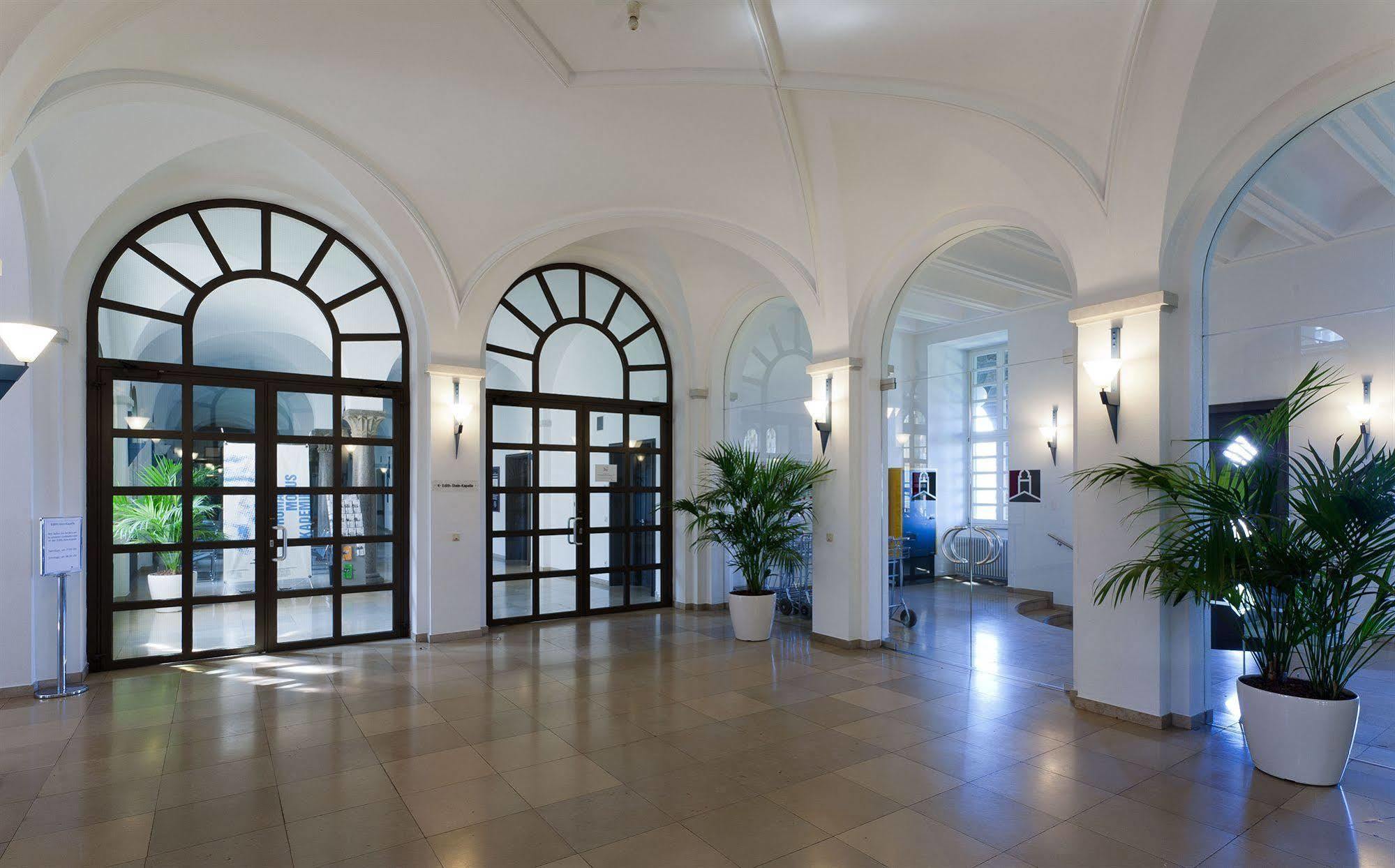 Отель Kardinal Schulte Haus Бергиш-Гладбах Экстерьер фото